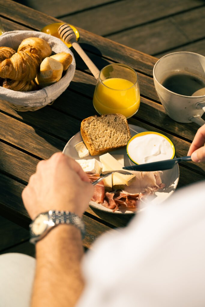 Petit déjeuner à la Maison du Potier